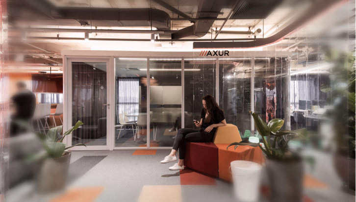 Leia a história case-axur